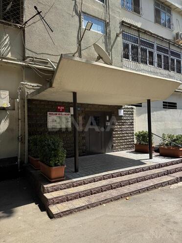 Satılır 4 otaqlı köhnə tikili 105 m², 20 Yanvar m., photo 22 from 23