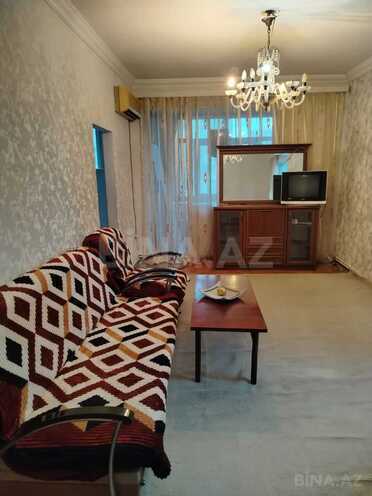 Сдаётся 2-комн. вторичка 45 м², м. Иншаатчылар, photo 1 from 8