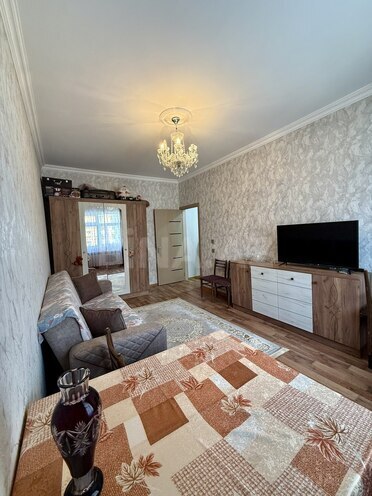 Satılır 1 otaqlı köhnə tikili 45 m², Yeni Yasamal q., photo 1 from 13