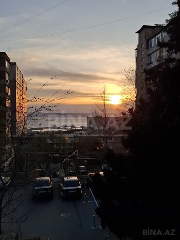 Продаётся 3-комн. вторичка 70 м², м. Ази Асланов, photo 8 from 24