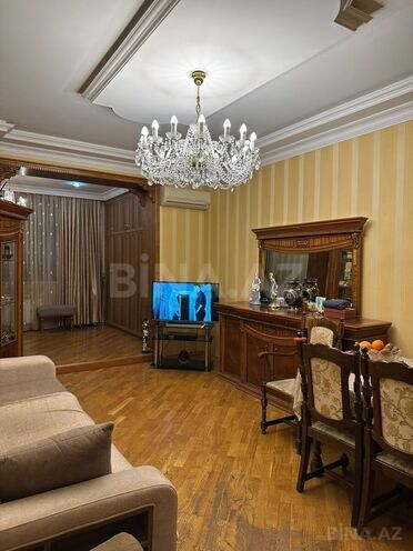 Satılır 2 otaqlı köhnə tikili 70 m², Nəriman Nərimanov m., photo 1 from 17