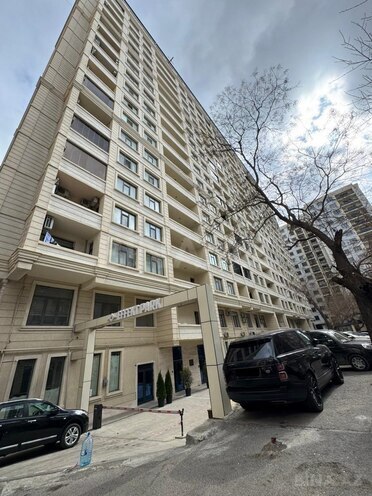 Продаётся 4-комн. новостройка 240 м², м. Гянджлик, photo 1 from 17