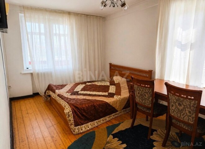 Satılır 1 otaqlı köhnə tikili 40 m², Gənclik m., photo 1 from 7