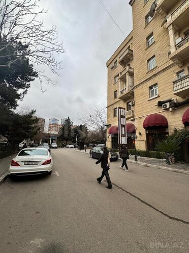 Satılır 2 otaqlı köhnə tikili 60 m², 28 May m., photo 1 from 11
