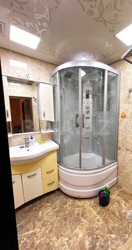 Сдаётся 3-комн. вторичка 75 м², м. Кара Караев, photo 7 from 10