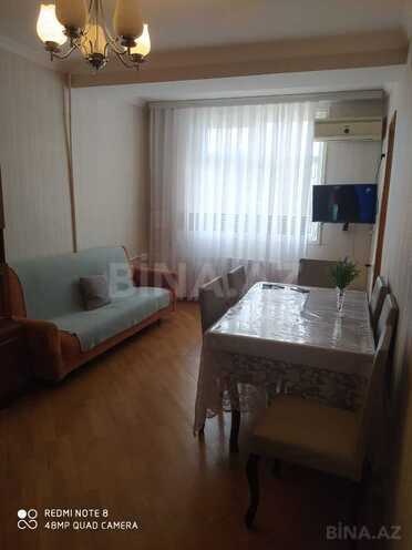 Продаётся 3-комн. вторичка 45 м², м. Ази Асланов, photo 1 from 12