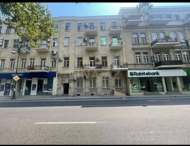 Satılır 3 otaqlı köhnə tikili 120 m², 28 May m., photo 3 from 17
