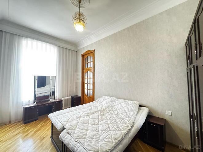 Сдаётся 3-комн. вторичка 130 м², м. Низами, photo 7 from 16
