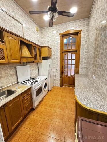 Сдаётся 3-комн. вторичка 130 м², м. Низами, photo 9 from 16