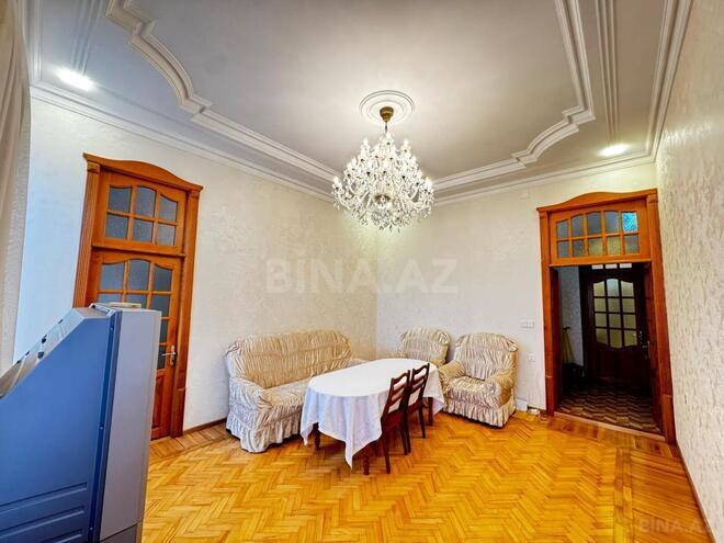 Сдаётся 3-комн. вторичка 130 м², м. Низами, photo 11 from 16