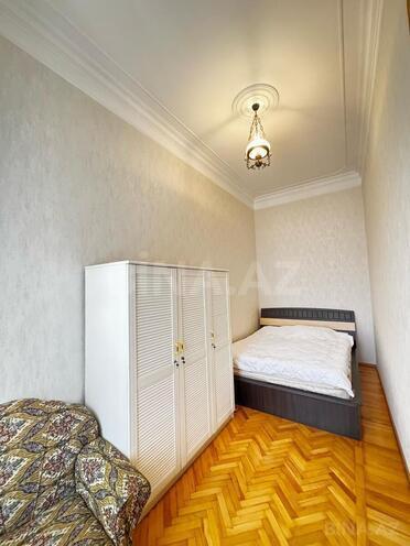 Сдаётся 3-комн. вторичка 130 м², м. Низами, photo 6 from 16
