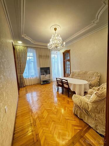 Сдаётся 3-комн. вторичка 130 м², м. Низами, photo 13 from 16