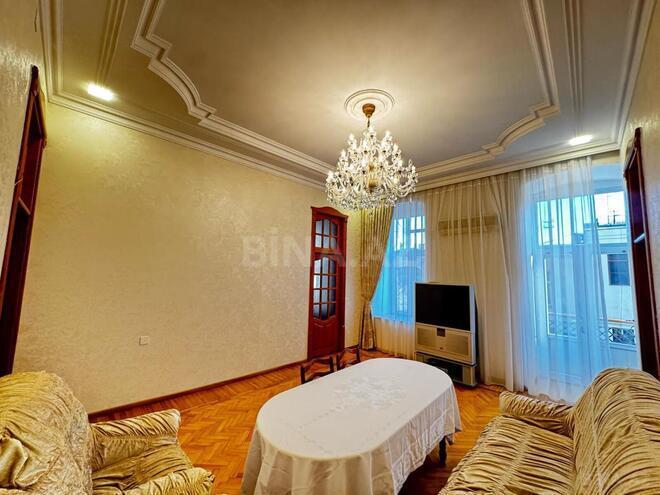 Сдаётся 3-комн. вторичка 130 м², м. Низами, photo 14 from 16