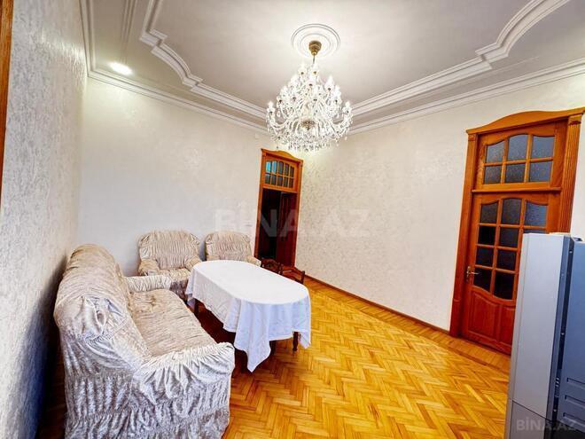 Сдаётся 3-комн. вторичка 130 м², м. Низами, photo 12 from 16