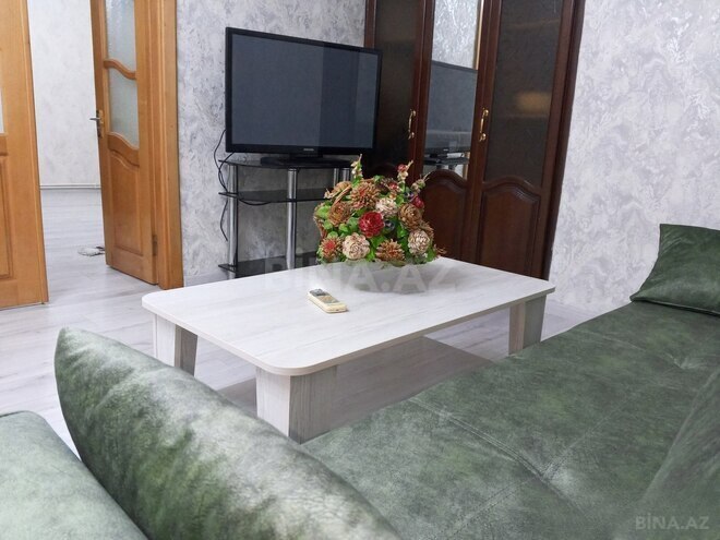 Сдаётся 3-комн. вторичка 100 м², м. Ичеришехер, photo 13 from 17