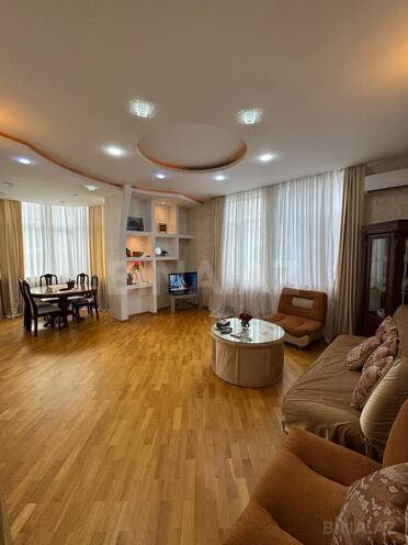 İcarəyə verilir 3 otaqlı yeni tikili 115 m², 28 May m., photo 4 from 16