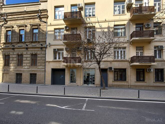 Продаётся 3-комн. вторичка 108 м², м. Сахил, photo 1 from 13