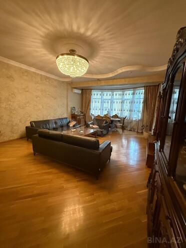 Satılır 4 otaqlı yeni tikili 170 m², 28 May m., photo 1 from 19