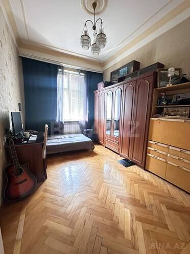 Сдаётся 2-комн. вторичка 65 м², м. Низами, photo 1 from 8