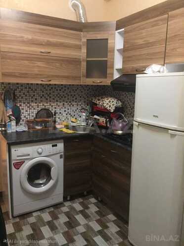 Satılır 2 otaqlı köhnə tikili 40 m², İnşaatçılar m., photo 8 from 9