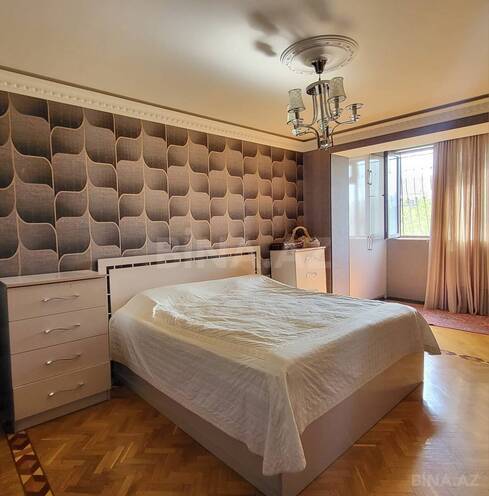 Продаётся 4-комн. вторичка 110 м², м. Иншаатчылар, photo 1 from 9