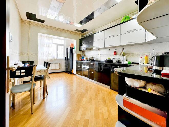 Satılır 5 otaqlı köhnə tikili 120 m², Qara Qarayev m., photo 7 from 11