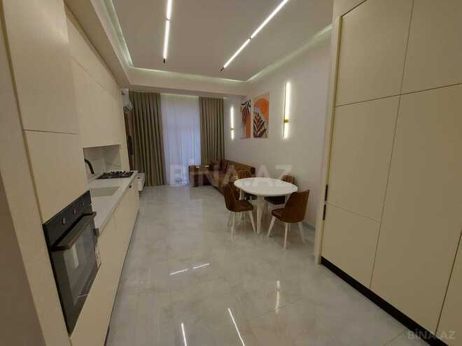 Сдаётся 2-комн. новостройка 62 м², м. Низами, photo 1 from 15