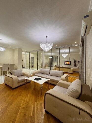 Продаётся 3-комн. новостройка 113 м², м. Низами, photo 1 from 11