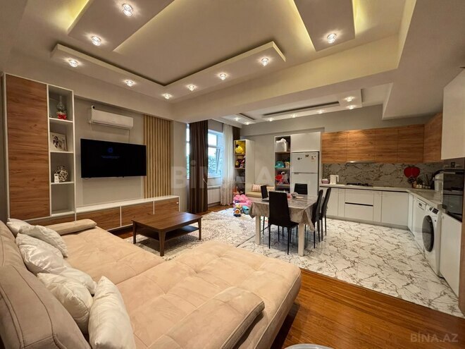 Продаётся 3-комн. новостройка 130 м², м. Элмляр Академиясы, photo 1 from 17