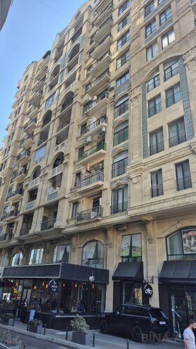 Satılır 4 otaqlı yeni tikili 225 m², Sahil m., photo 1 from 14