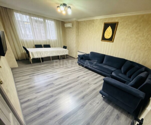 Satılır 4 otaqlı köhnə tikili 100 m², Bakıxanov q., photo 1 from 6