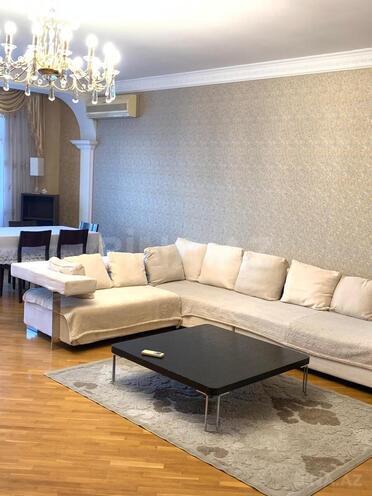 Сдаётся 3-комн. новостройка 150 м², м. Низами, photo 5 from 17