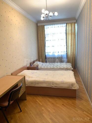 Сдаётся 3-комн. новостройка 150 м², м. Низами, photo 16 from 17