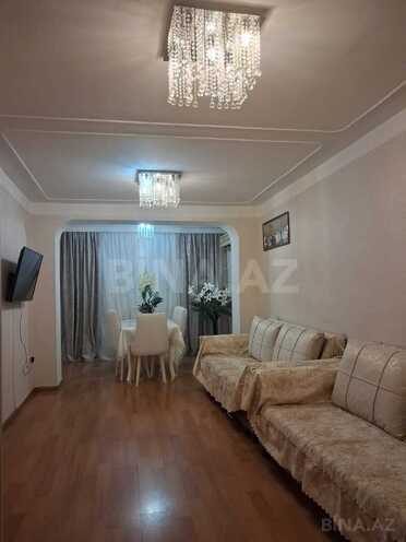 Продаётся 3-комн. вторичка 65 м², м. Иншаатчылар, photo 1 from 17
