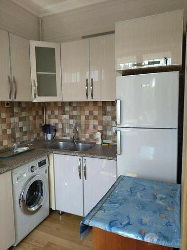 Сдаётся 1-комн. вторичка 50 м², м. Элмляр Академиясы, photo 1 from 9