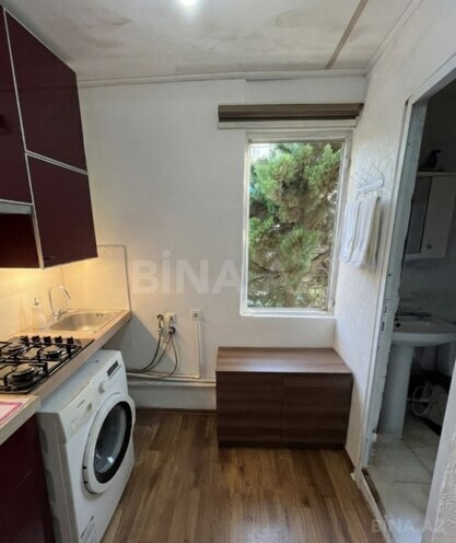 Satılır 1 otaqlı köhnə tikili 27.9 m², Qara Qarayev m., photo 4 from 6