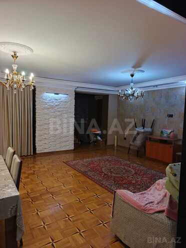 Satılır 4 otaqlı köhnə tikili 115 m², İnşaatçılar m., photo 1 from 14