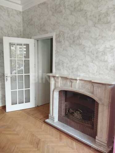 Satılır 2 otaqlı köhnə tikili 45 m², Bayıl q., photo 3 from 9