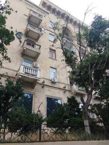 Satılır 2 otaqlı köhnə tikili 45 m², Bayıl q., photo 1 from 9