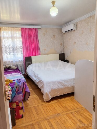 Satılır 4 otaqlı köhnə tikili 76.7 m², Qara Qarayev m., photo 1 from 6
