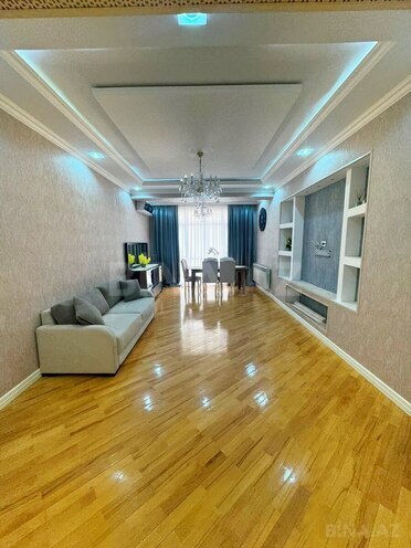 Сдаётся 4-комн. новостройка 150 м², м. Иншаатчылар, photo 1 from 32