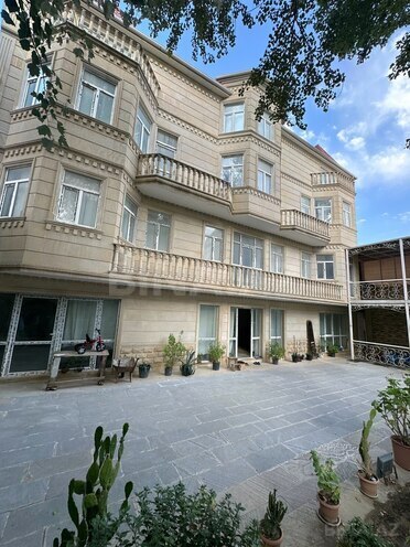 Satılır 17 otaqlı həyət evi/bağ evi 1 000 m², Nəsimi m., photo 1 from 32