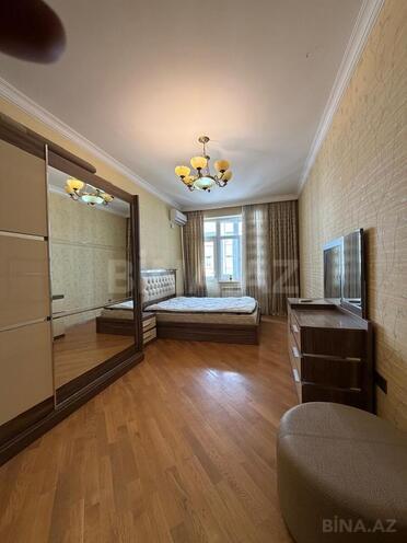 Продаётся 3-комн. новостройка 145 м², м. Низами, photo 4 from 17