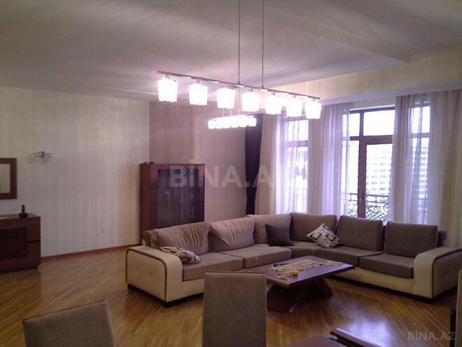 İcarəyə verilir 3 otaqlı yeni tikili 187 m², 28 May m., photo 3 from 17