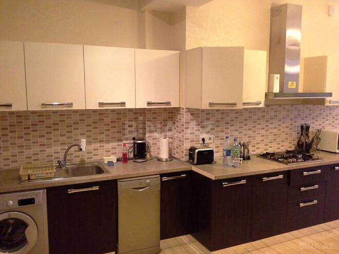 İcarəyə verilir 3 otaqlı yeni tikili 187 m², 28 May m., photo 10 from 17