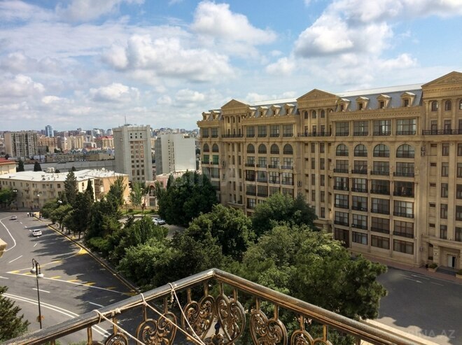 Satılır 1 otaqlı köhnə tikili 35 m², İçəri Şəhər m., photo 3 from 11