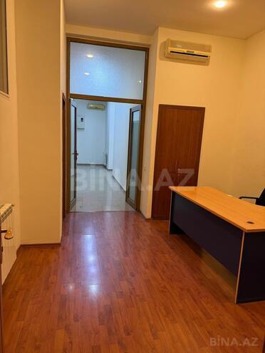 İcarəyə verilir 8 otaqlı ofis 235 m², İnşaatçılar m., photo 12 from 21