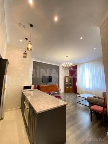 Сдаётся 2-комн. новостройка 90 м², м. Низами, photo 1 from 17