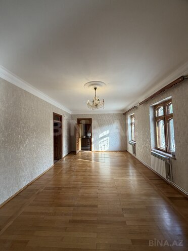 İcarəyə verilir 4 otaqlı köhnə tikili 120 m², Bakıxanov q., photo 1 from 21