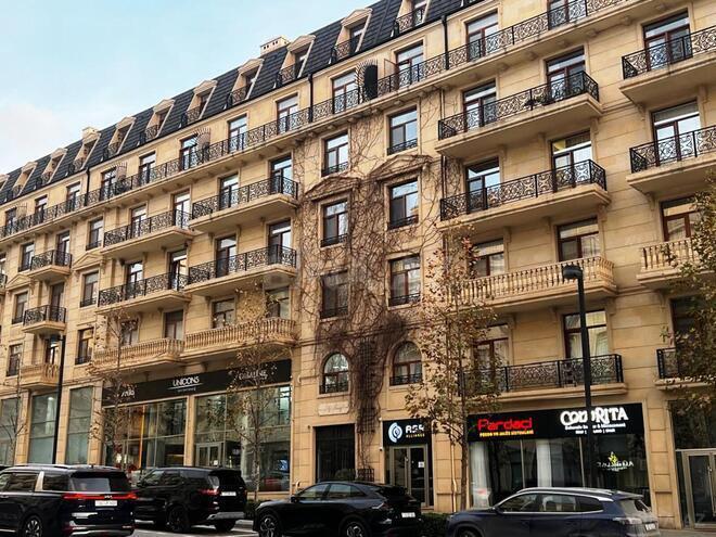 Satılır 4 otaqlı yeni tikili 213 m², Ağ şəhər q., photo 1 from 11